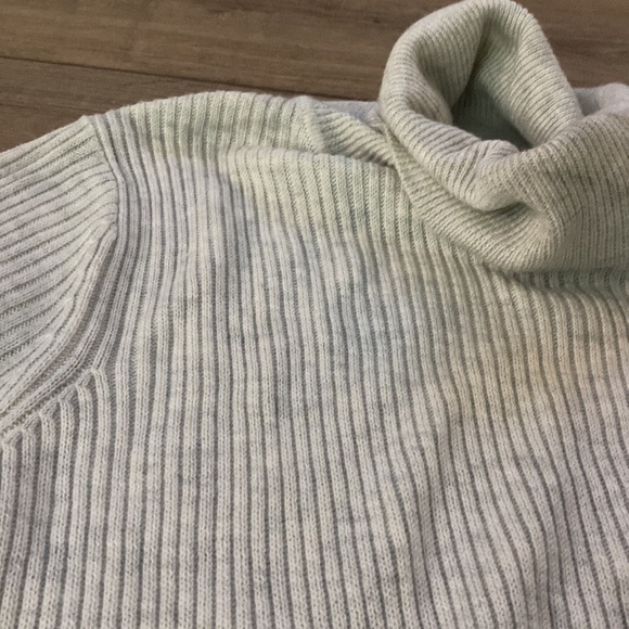 John + Jenn Gray Turtleneck Side Tied Ribbed Sweater size XS - Picture 4 of 5